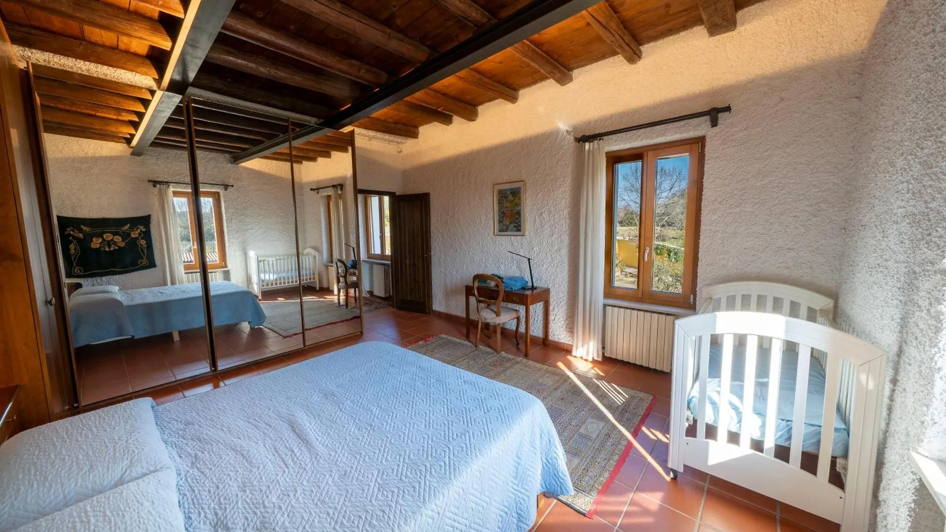 Casa Ghirlanda Con Piscina E Campo Da Tennis Λατζίζε 0*,