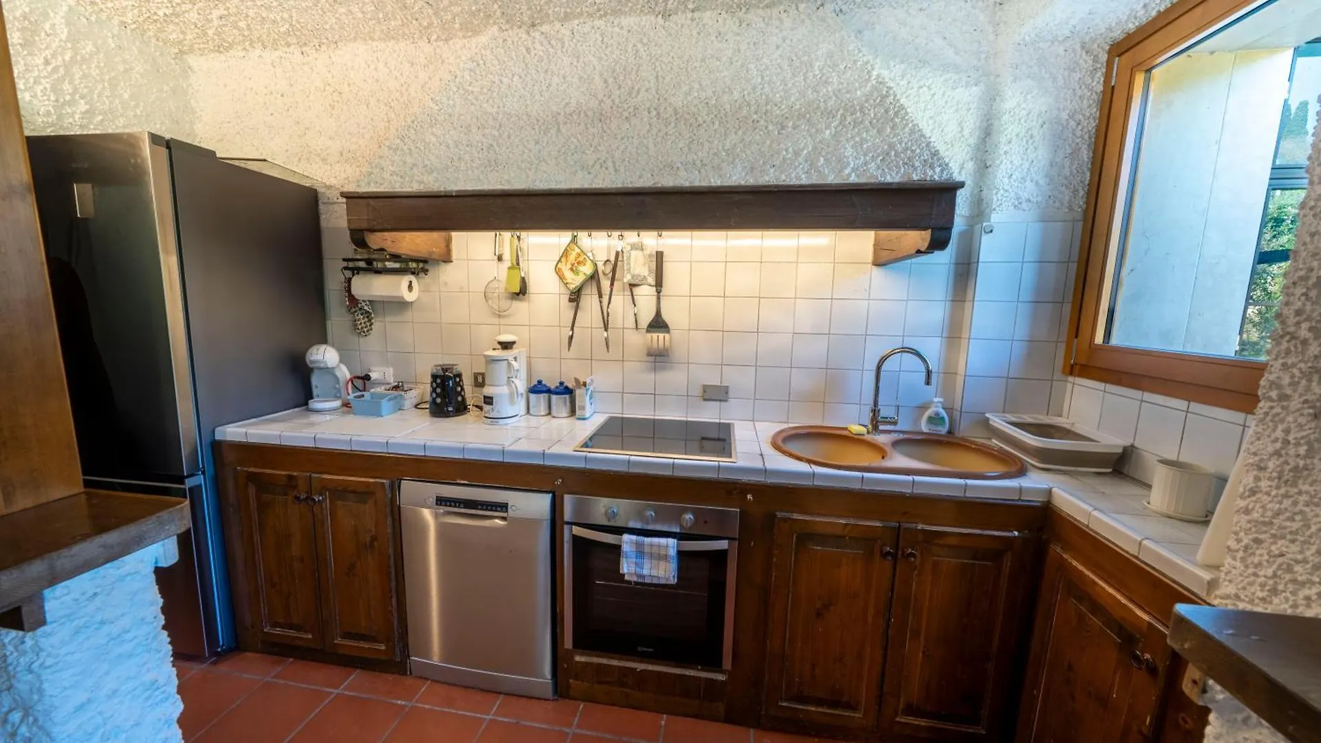 Casa Ghirlanda Con Piscina E Campo Da Tennis Λατζίζε